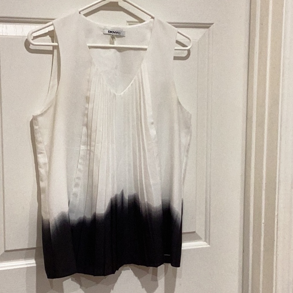 Dknyc brand blouse